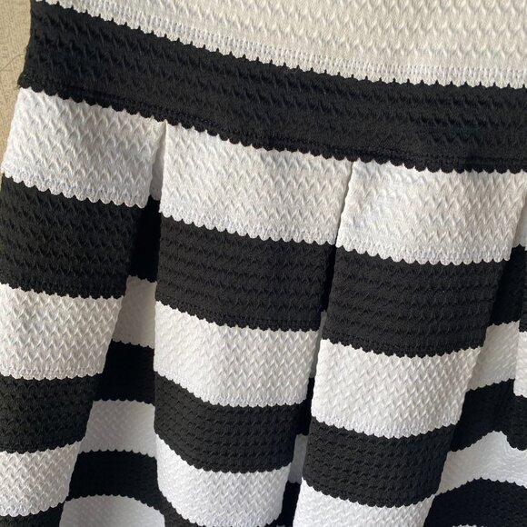Express Black White Striped Bandage Scuba A Line Mini Dress Fit & Flare M - Picture 8 of 10